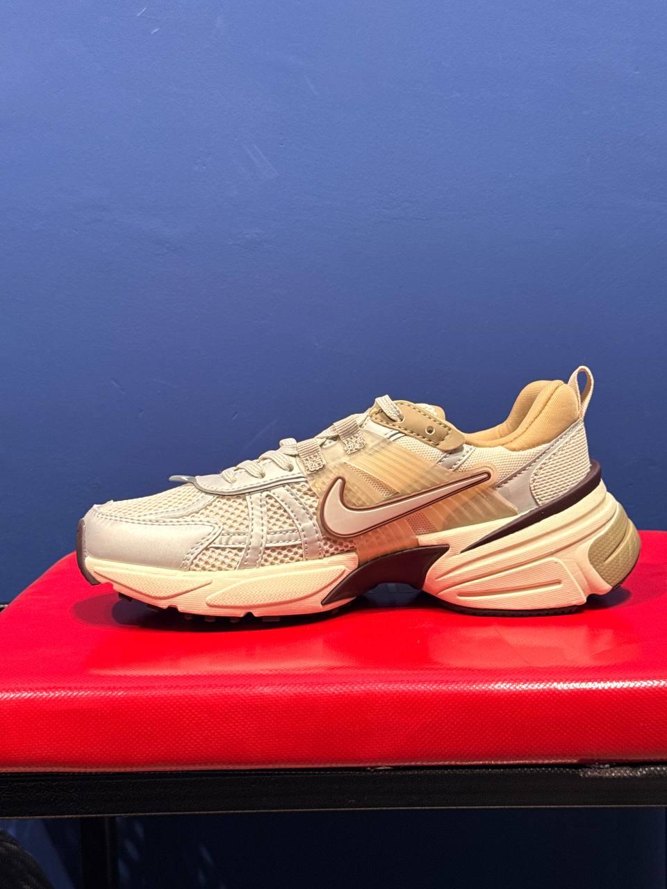 Nike v2k نایک ویتوکی نسکافه ای