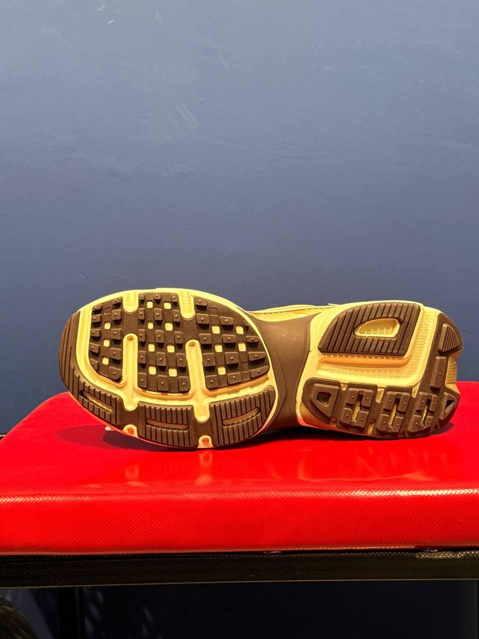 Nike v2k نایک ویتوکی نسکافه ای