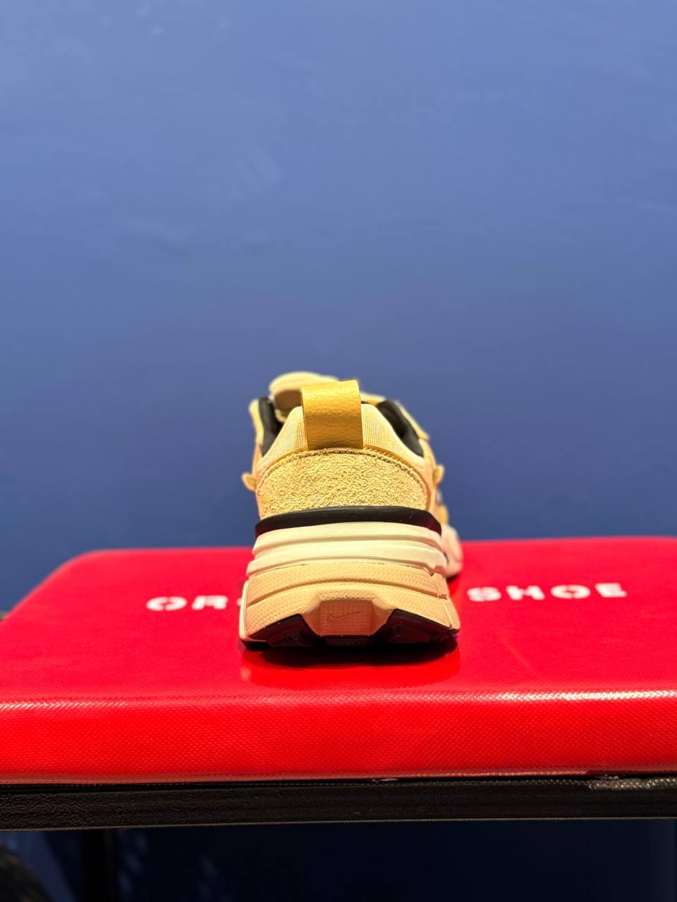 Nike v2k نایک ویتوکی خردلی
