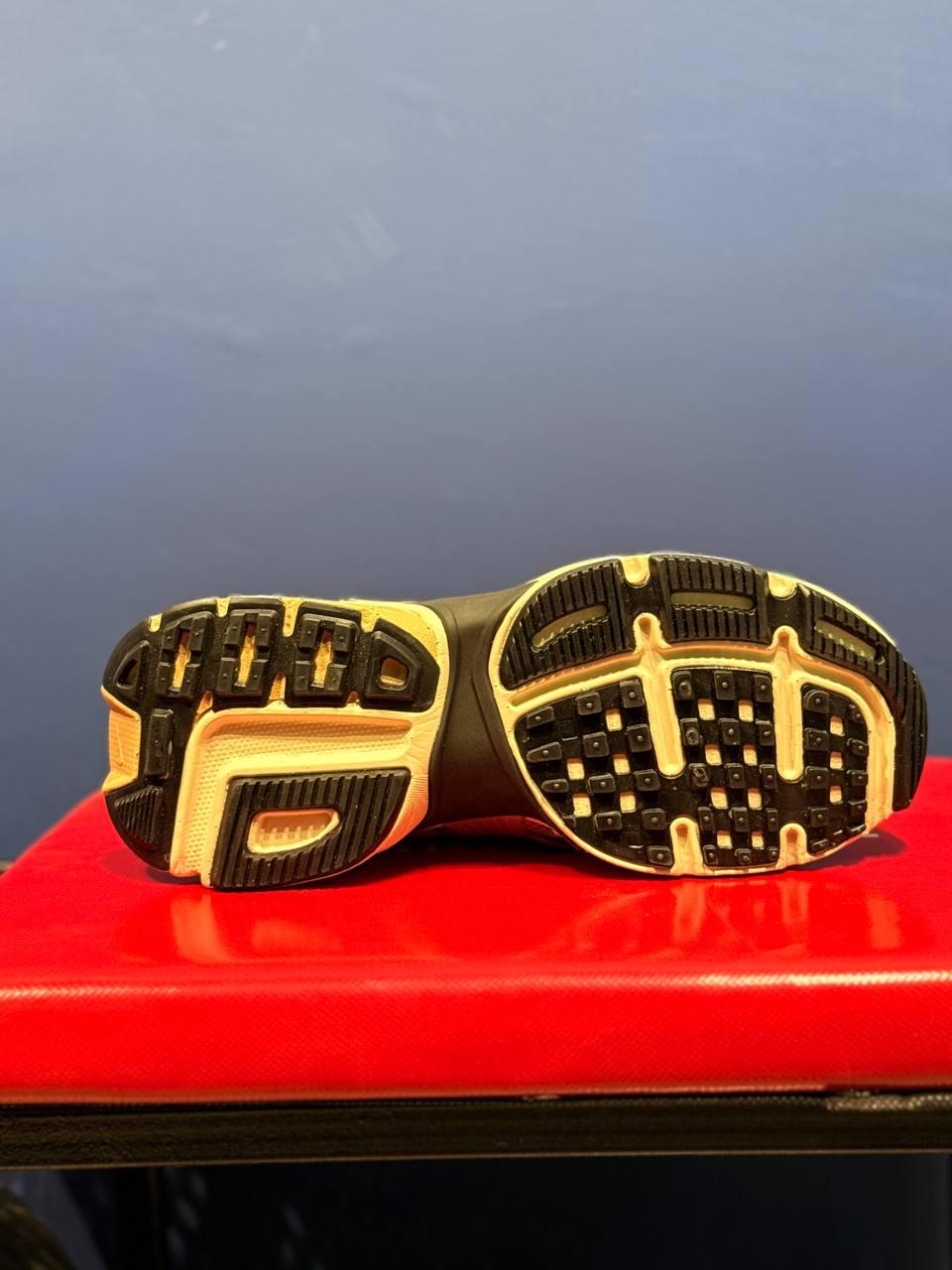 Nike v2k نایک ویتوکی خردلی