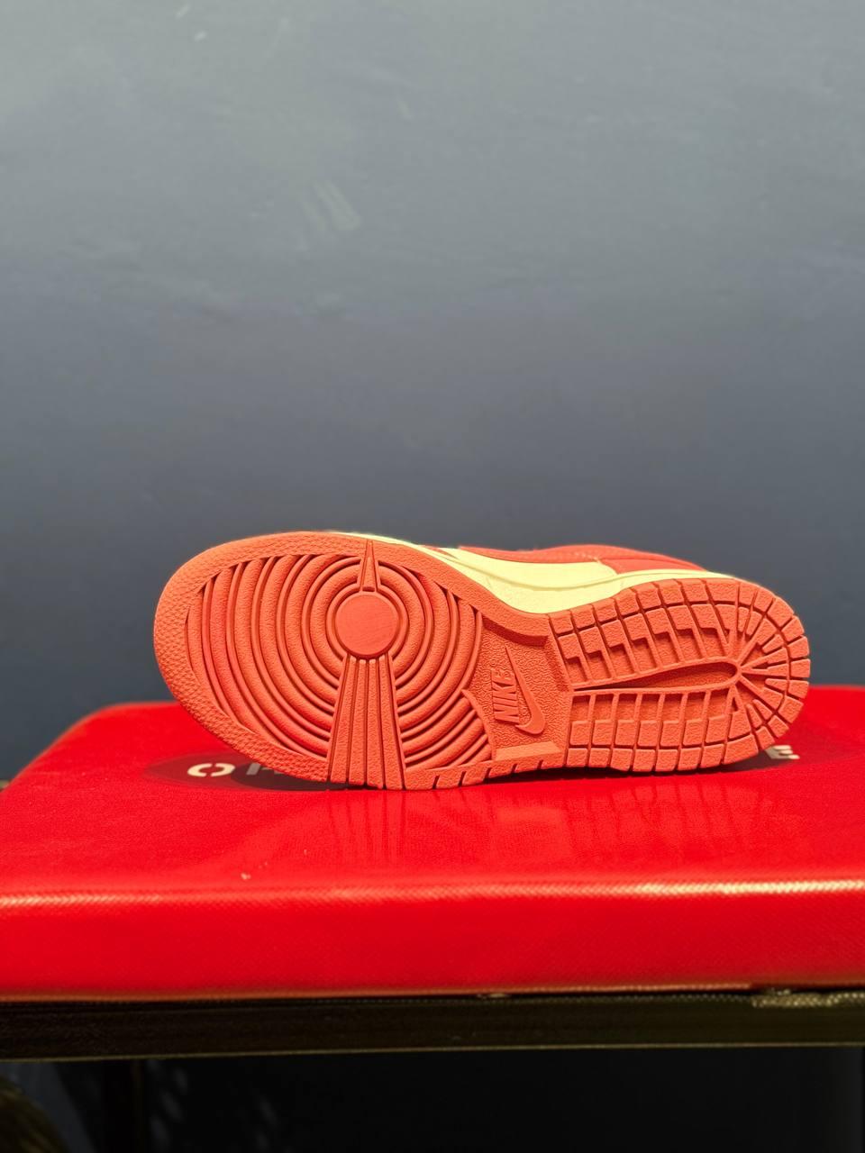 Nike sb نایک اس بی سرخابی