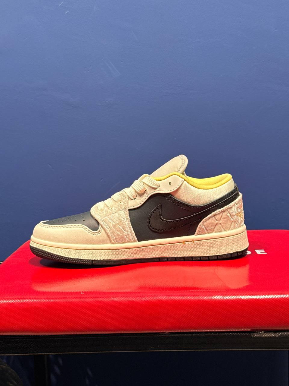 Nike air jordan 1 نایک جردن 1