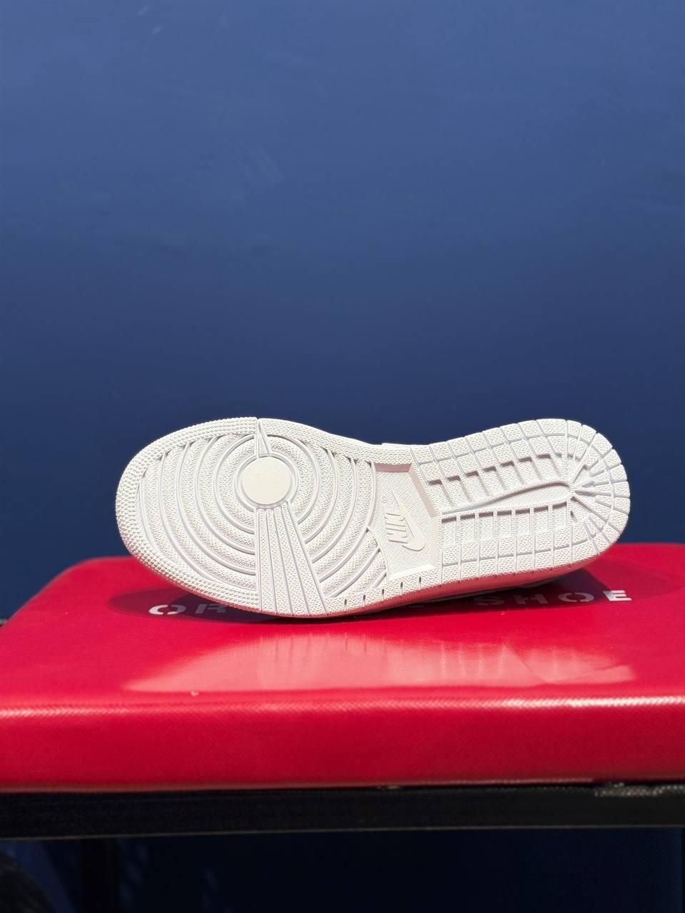 Nike air jordan 1 نایک جردن 1 سفید