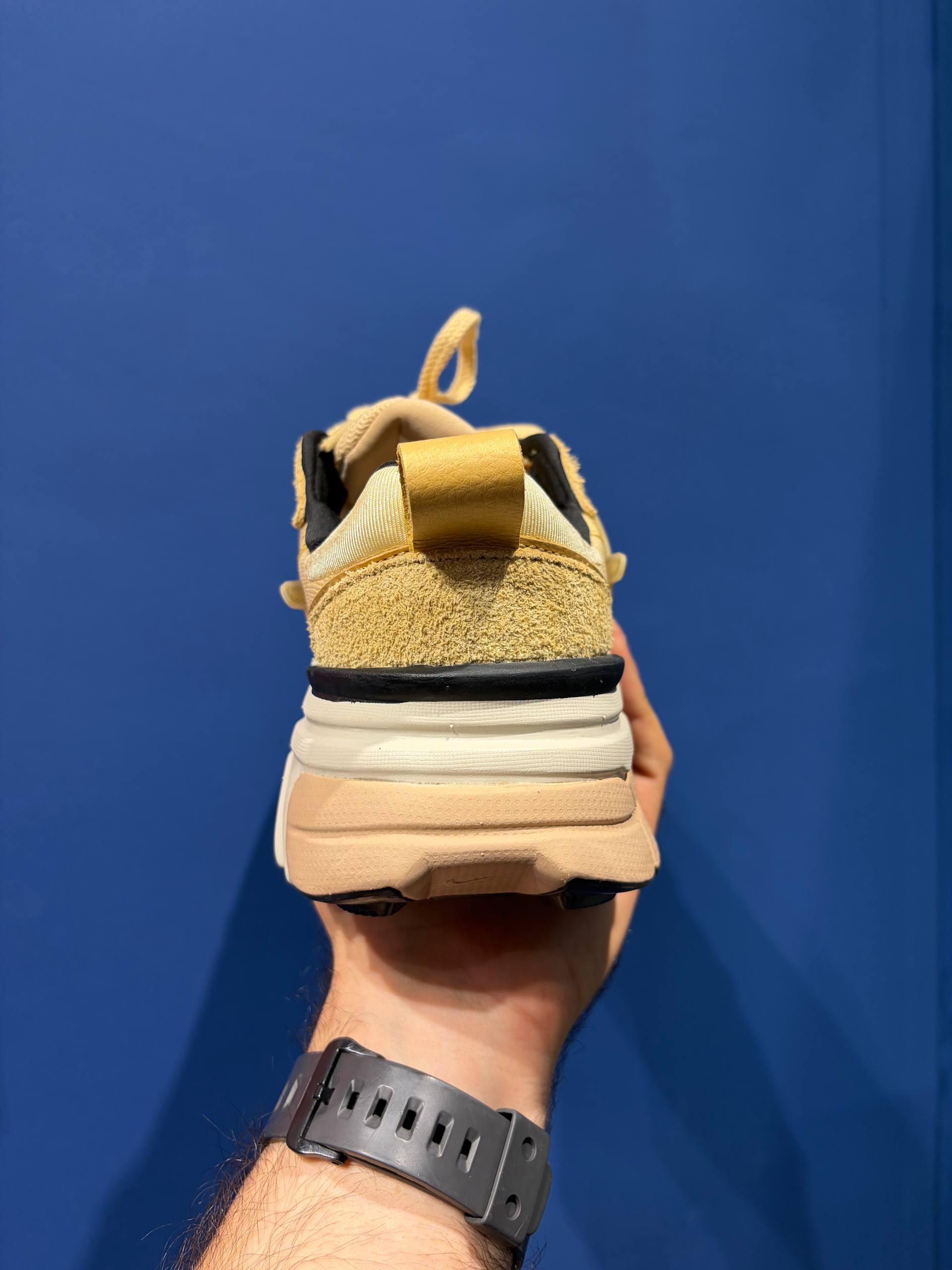 Nike v2k نایک ویتوکی خردلی