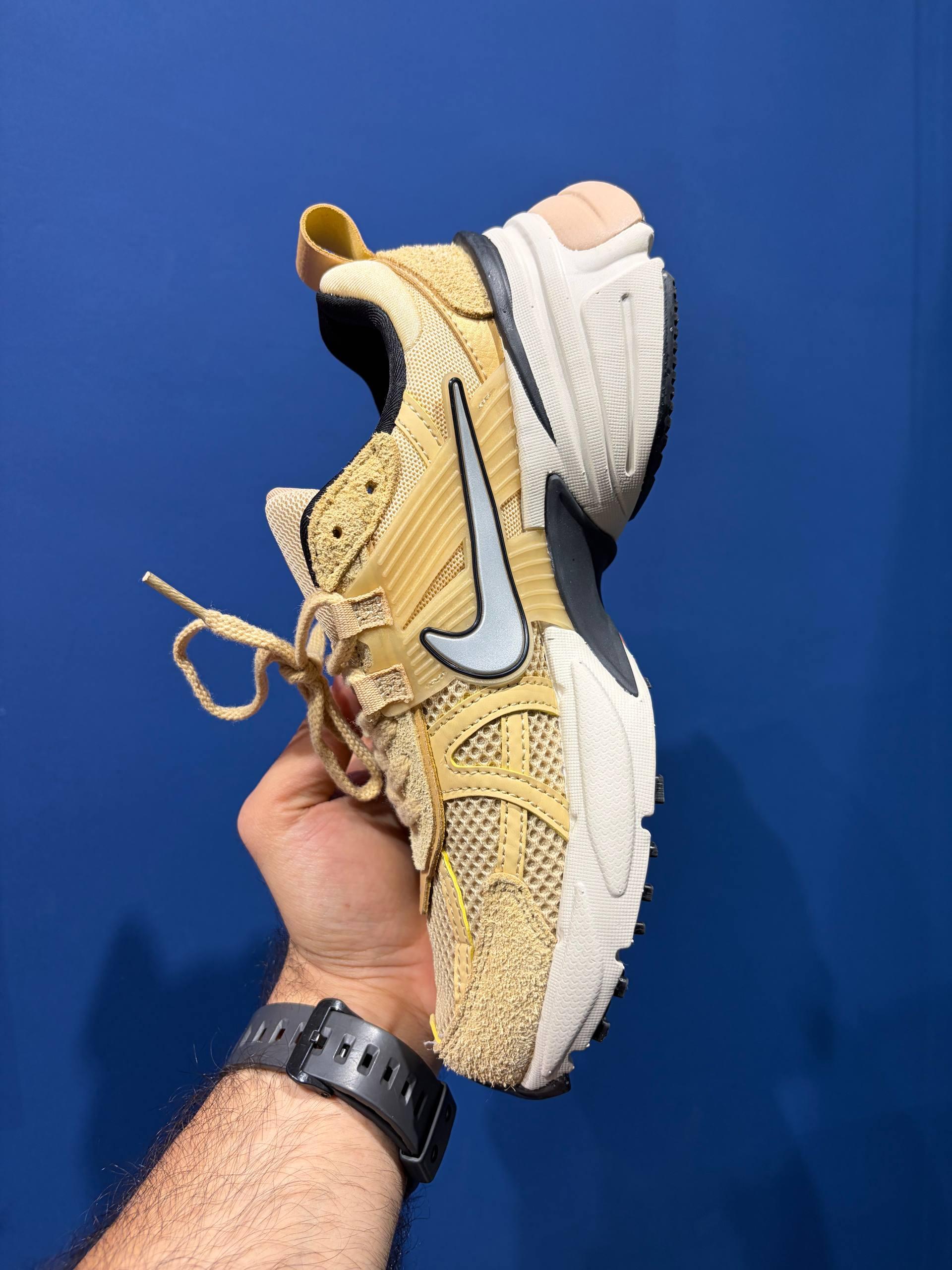 Nike v2k نایک ویتوکی خردلی