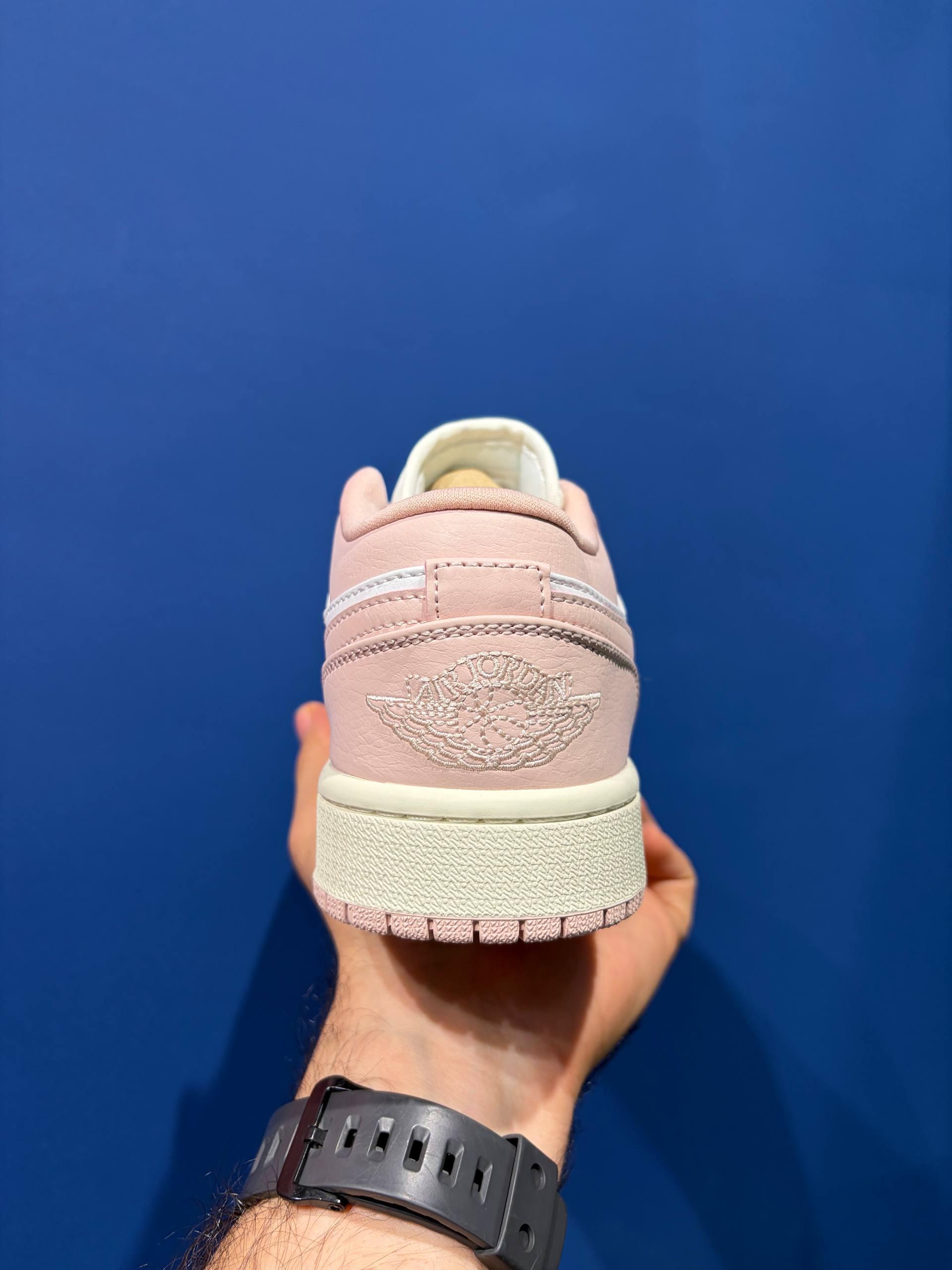 Nike air jordan 1 low white and pink نایک ایر جردن 1 لو سفید صورتی