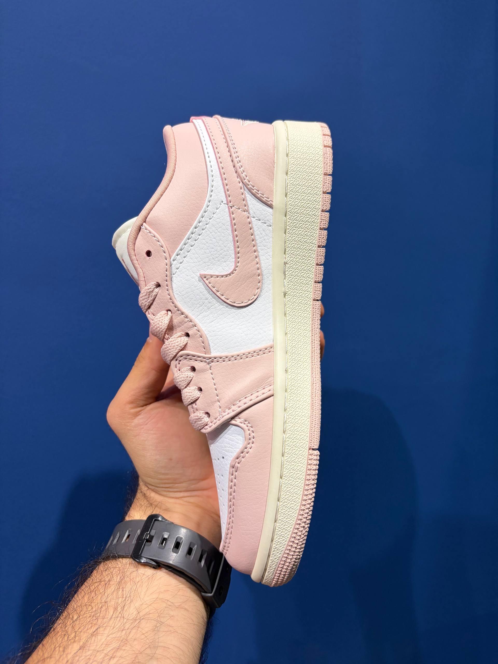 Nike air jordan 1 low white and pink نایک ایر جردن 1 لو سفید صورتی