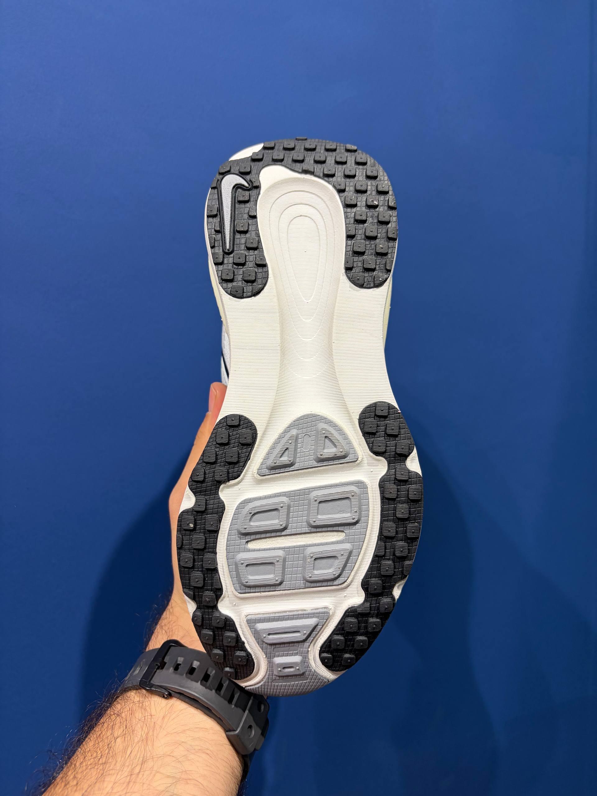 Nike vomero 18 نایک وومرو 18
