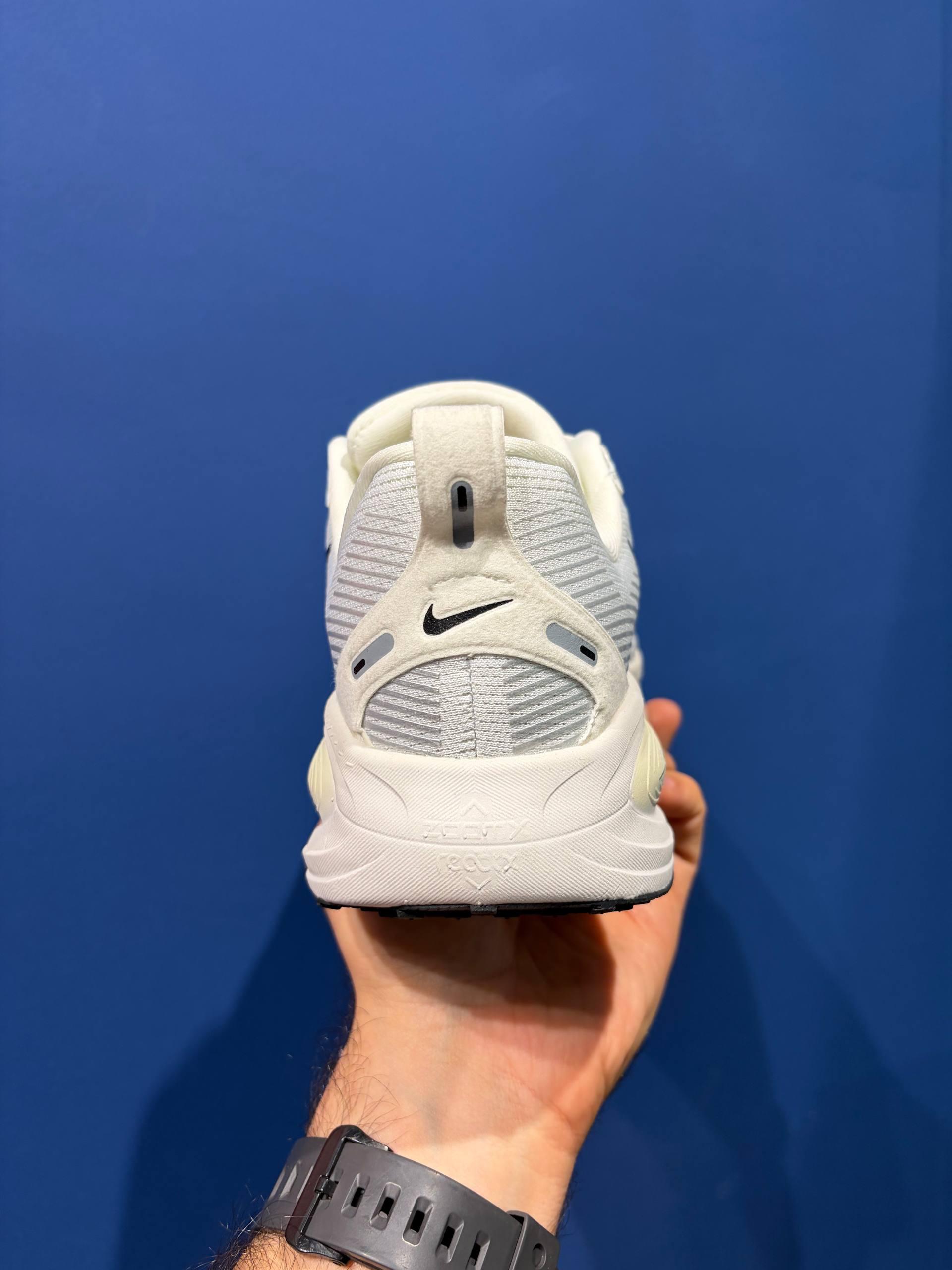 Nike vomero 18 نایک وومرو 18