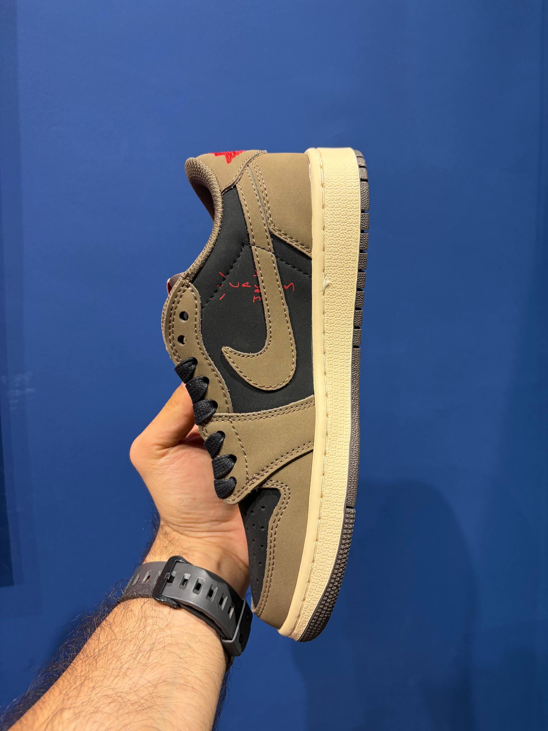 Nike air jordan 1 low travis scott mocha نایک ایر جردن 1 لو ترویس اسکات موکا