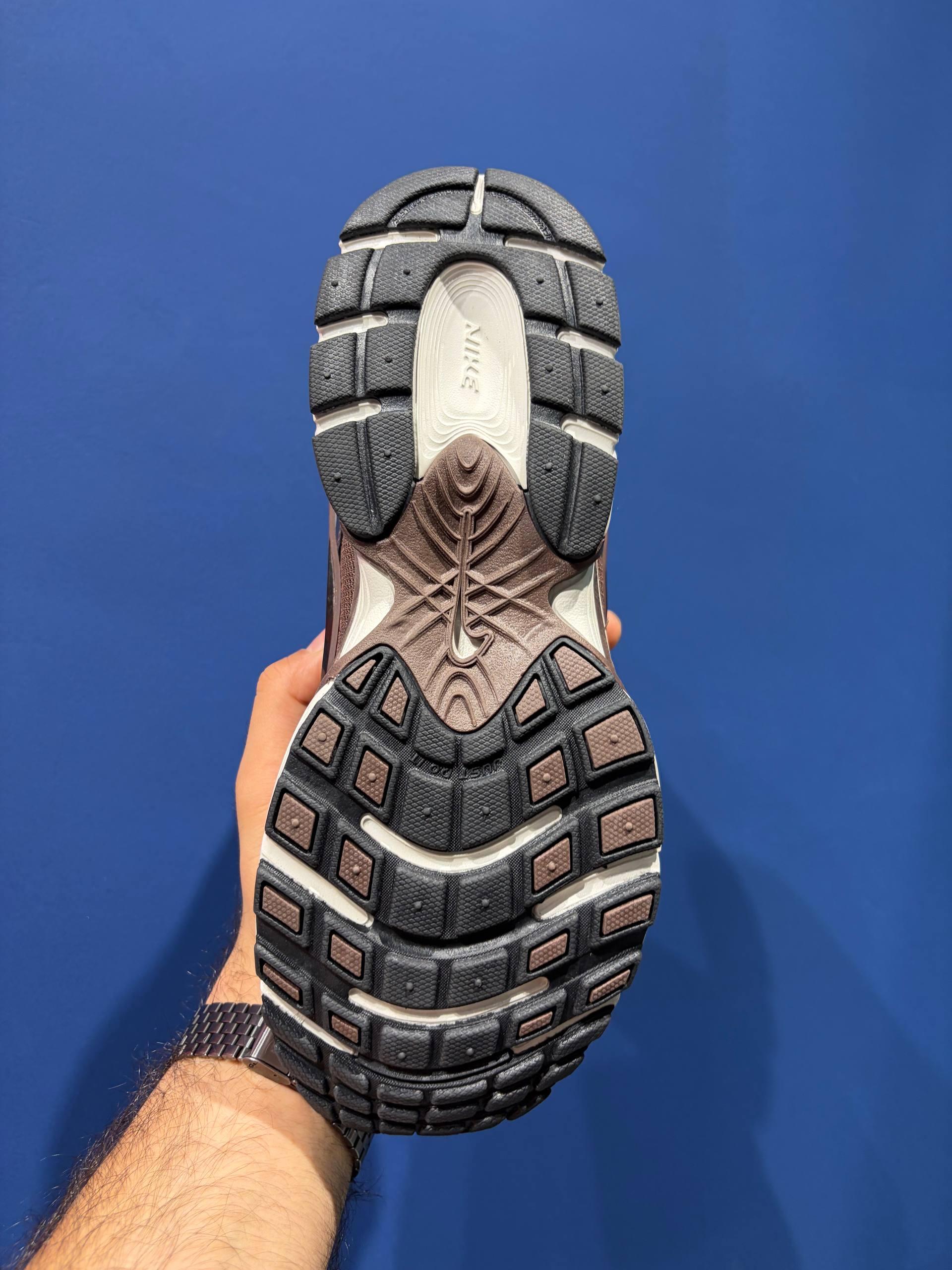 Nike v5k light orewood brown نایک وی فایو قهوه ای
