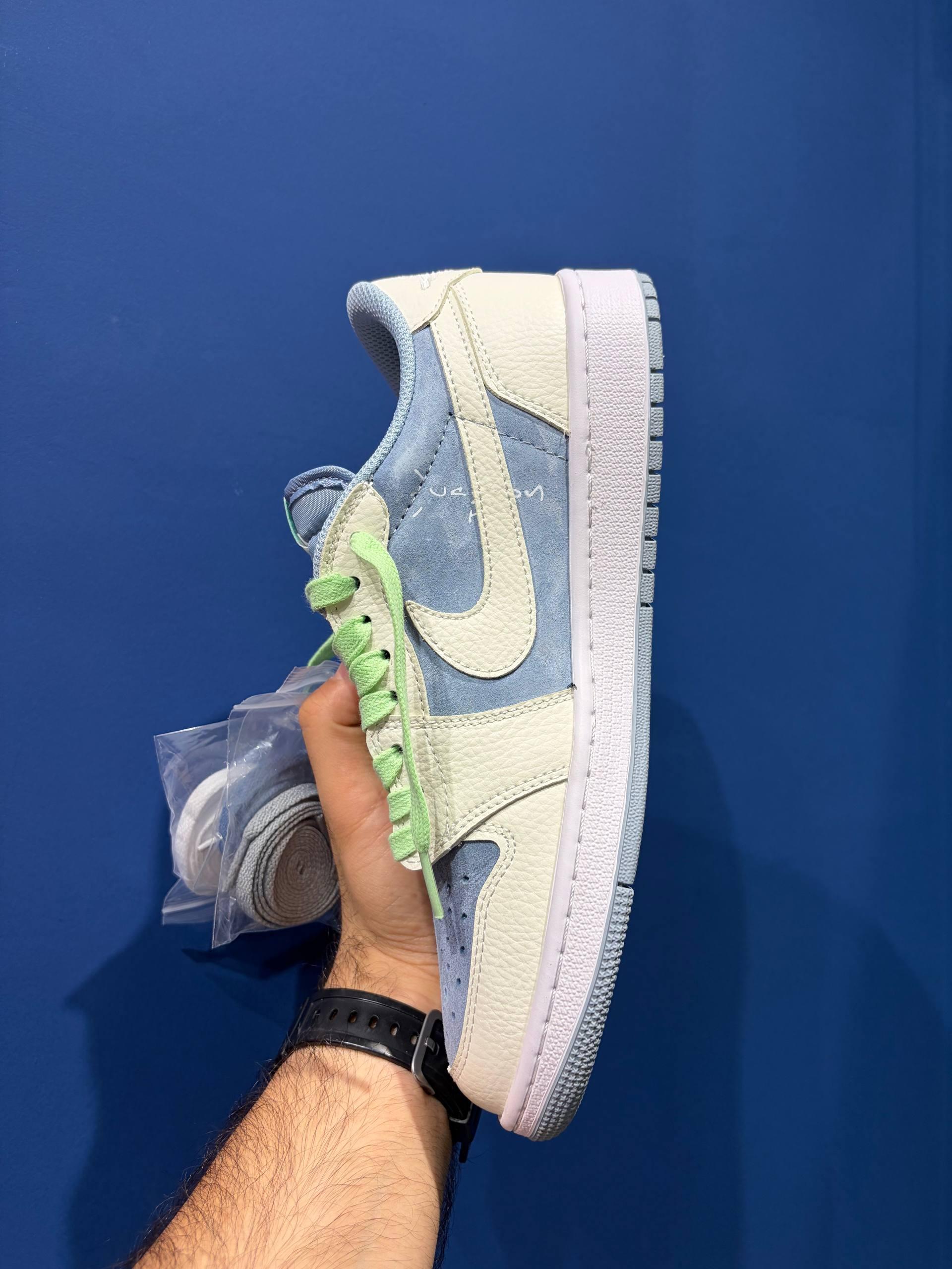 Nike air jordan 1 low travis scott نایک ایر جردن 1 لو ترویس اسکات