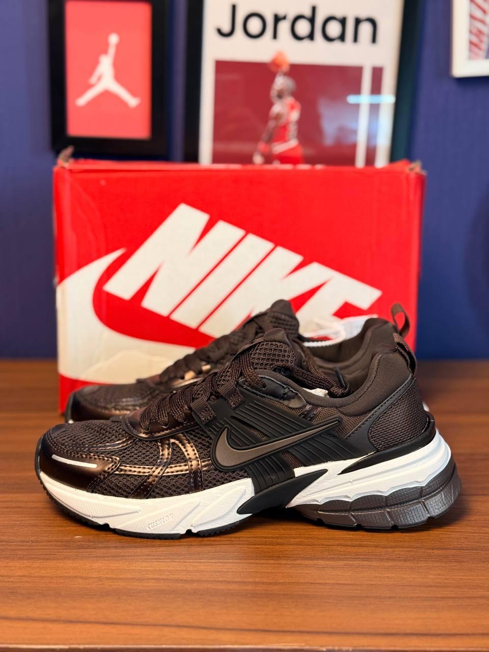 Nike v2k نایک ویتوکی