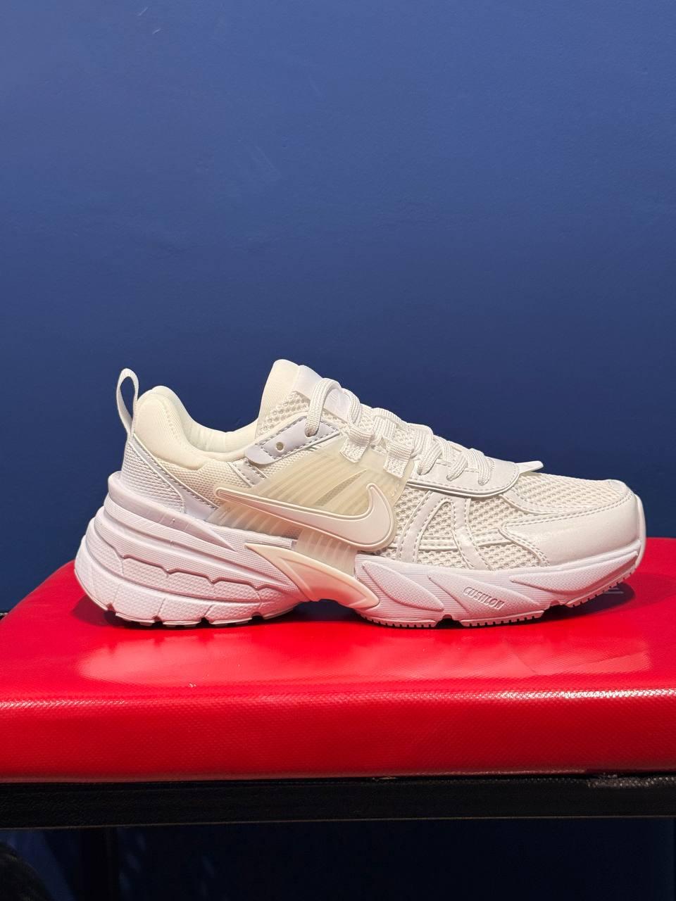 Nike v2k نایک ویتوکی سفید