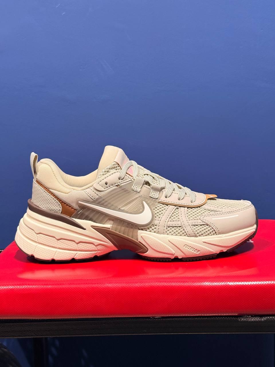 Nike v2k نایک ویتوکی موکا