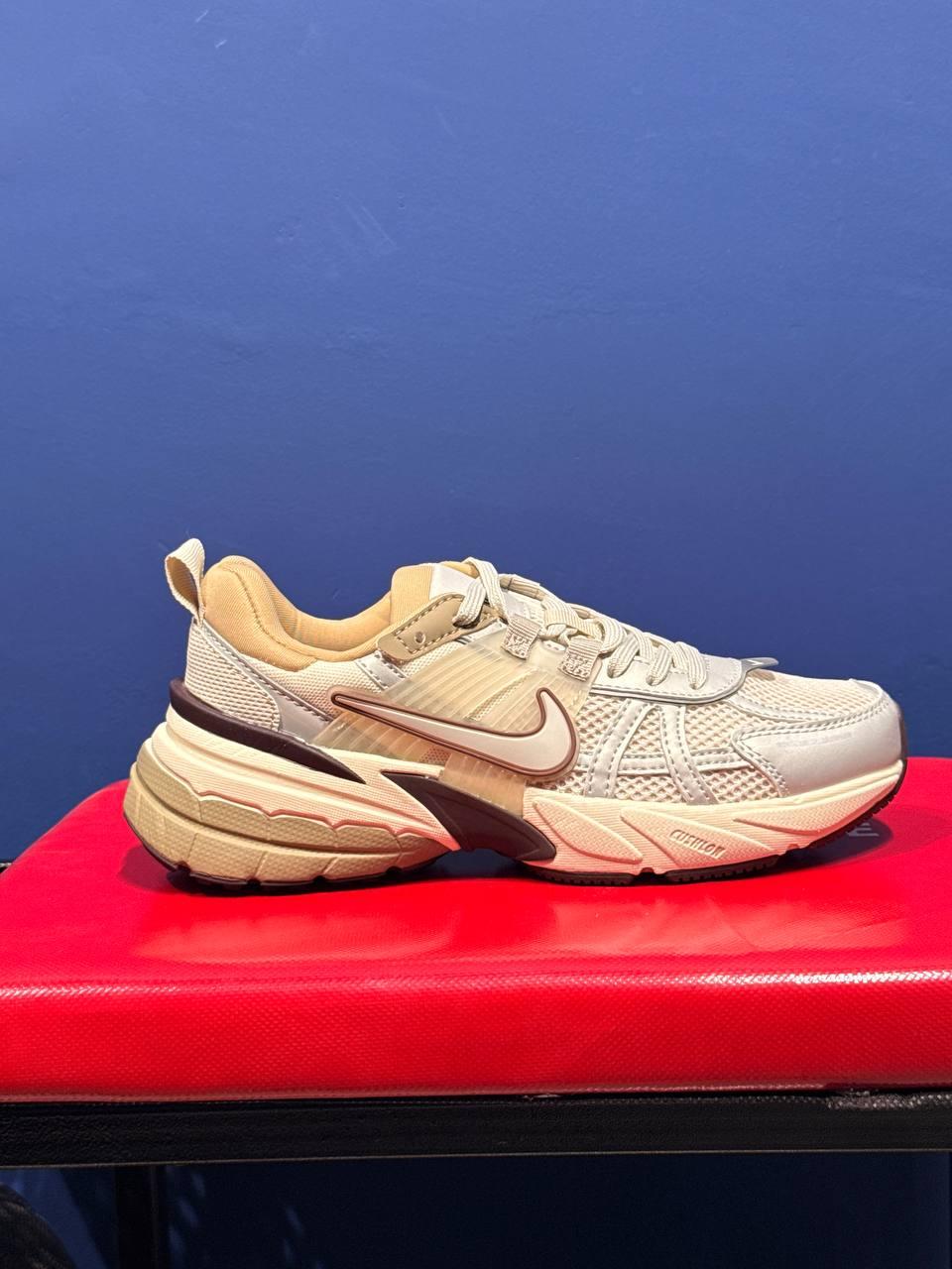 Nike v2k نایک ویتوکی نسکافه ای