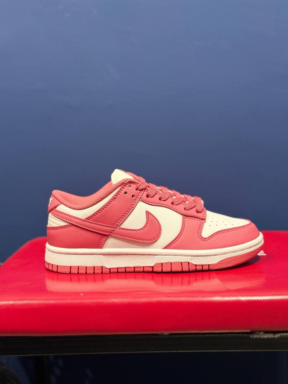 Nike sb نایک اس بی سرخابی