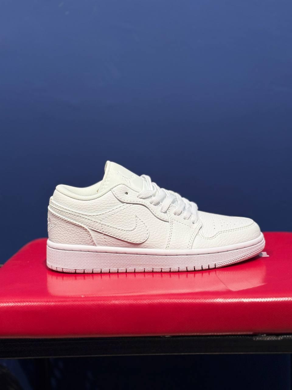 Nike air jordan 1 نایک جردن 1 سفید