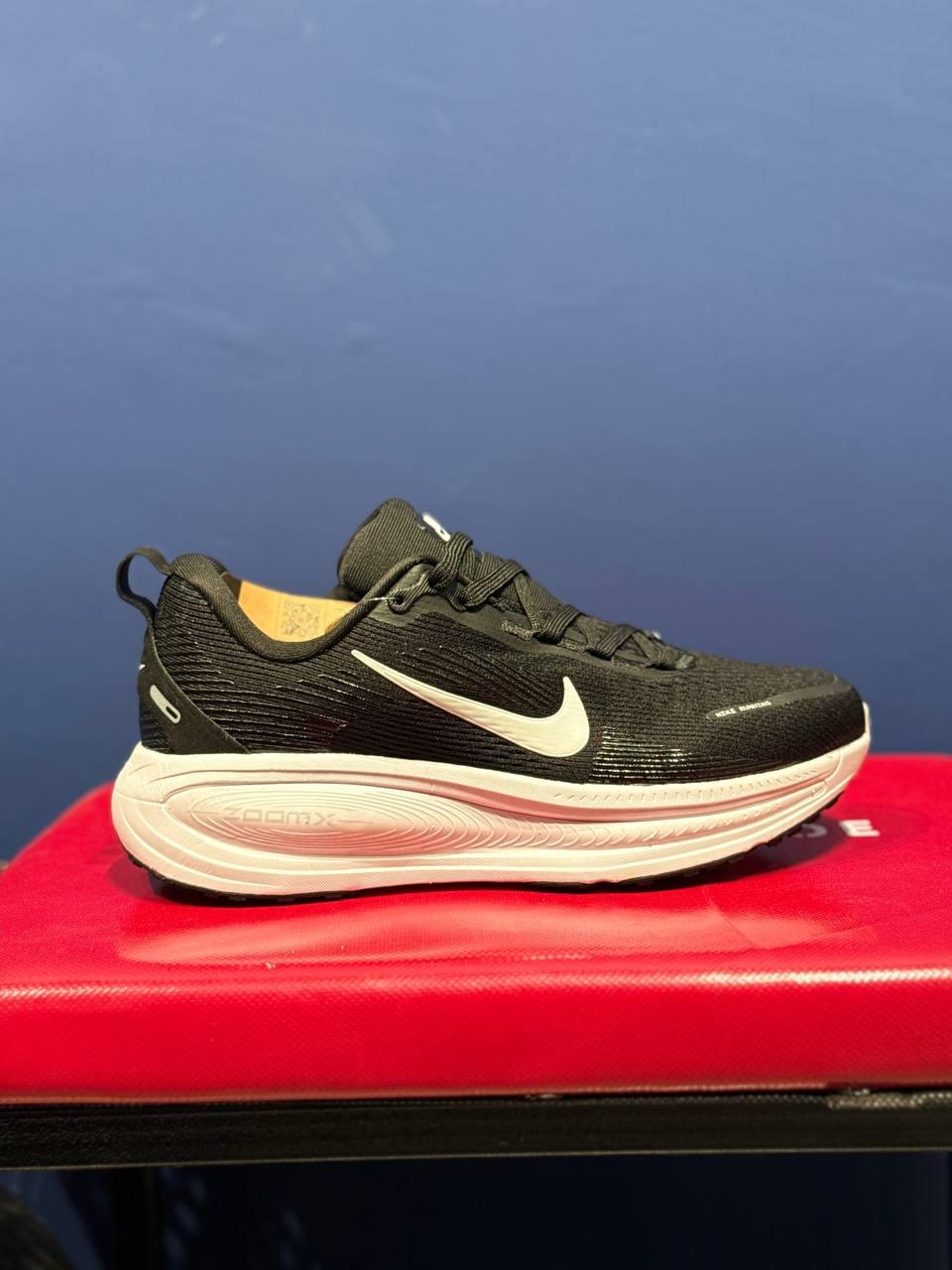Nike vomero 18 نایک وومرو 18