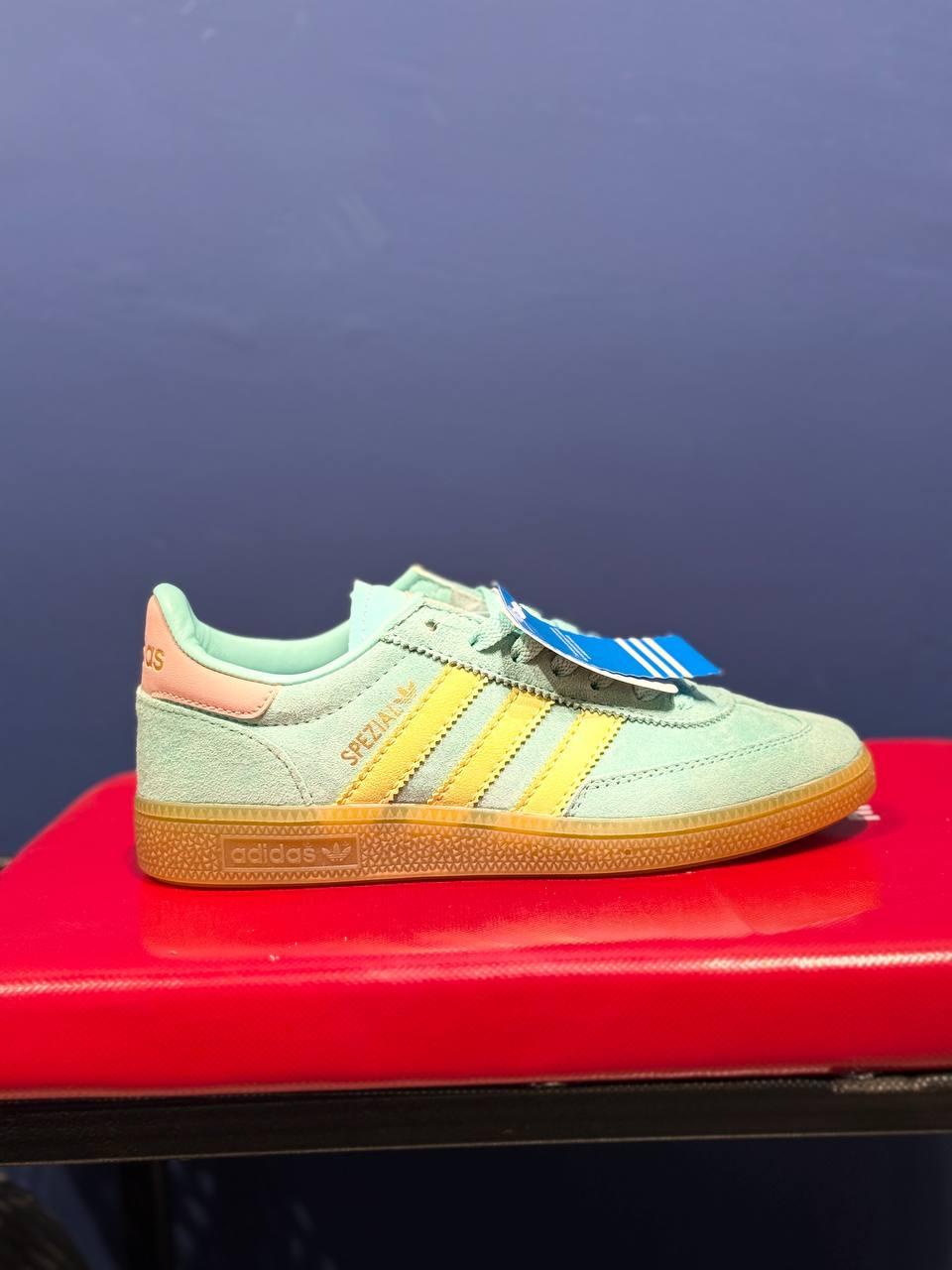 Adidas spezial آدیداس اسپیزال