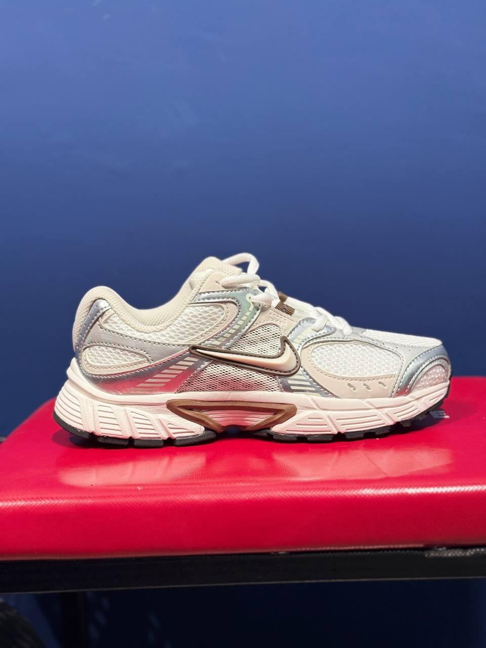 Nike v5 نایک وی فایو