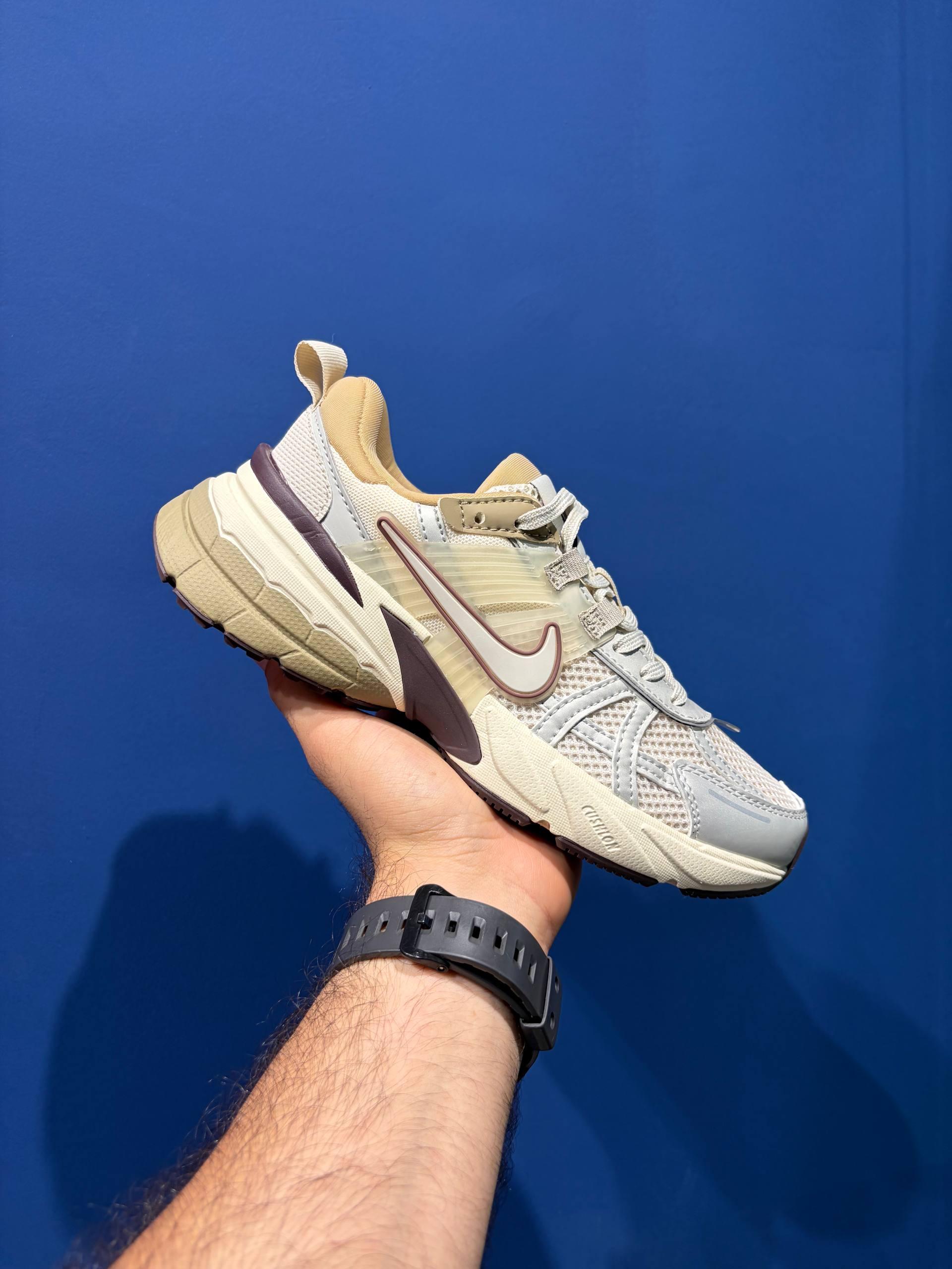 Nike v2k نایک ویتوکی نسکافه ای