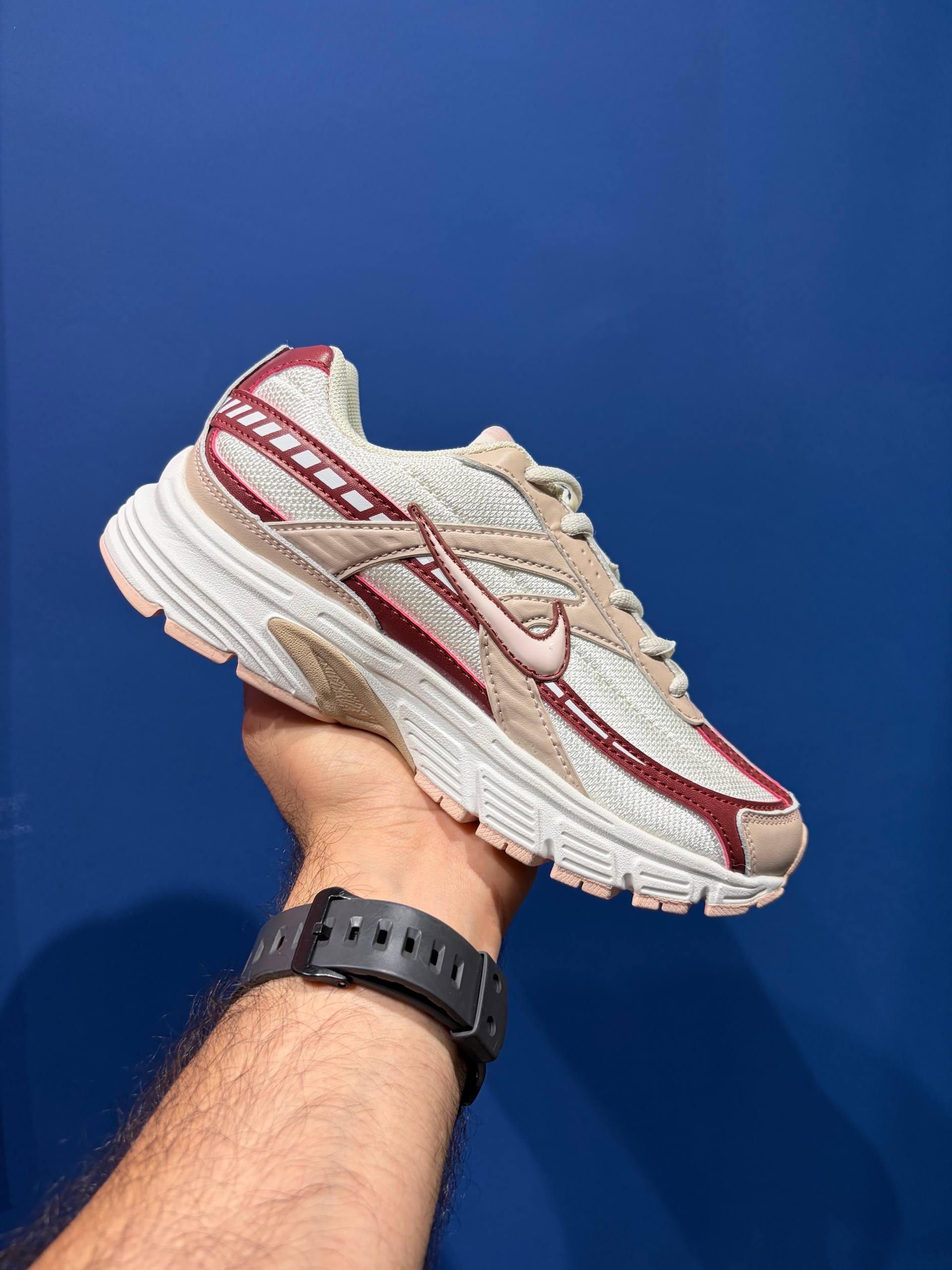 Nike initiator نایک